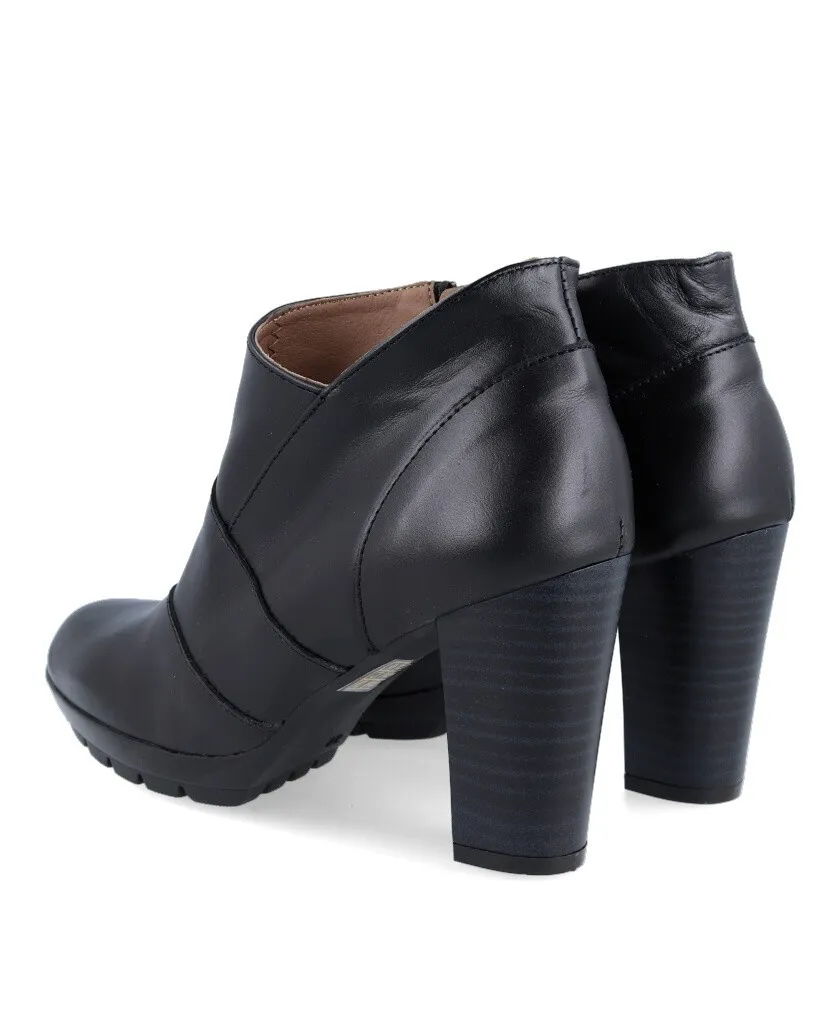 Black Boots Patricia Miller 5481