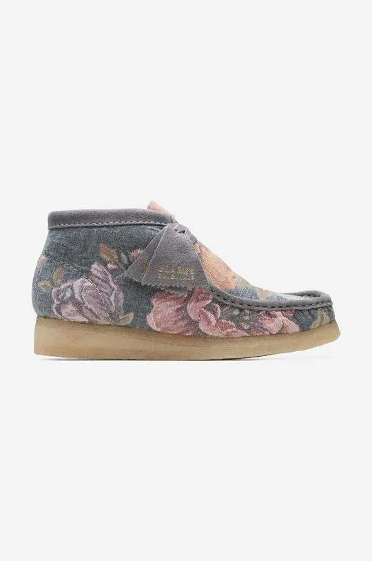 Clarks shoes Wallabee Boot women's gray color 26169842