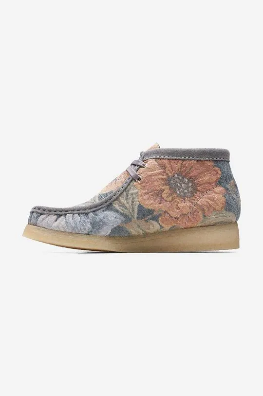 Clarks shoes Wallabee Boot women's gray color 26169842