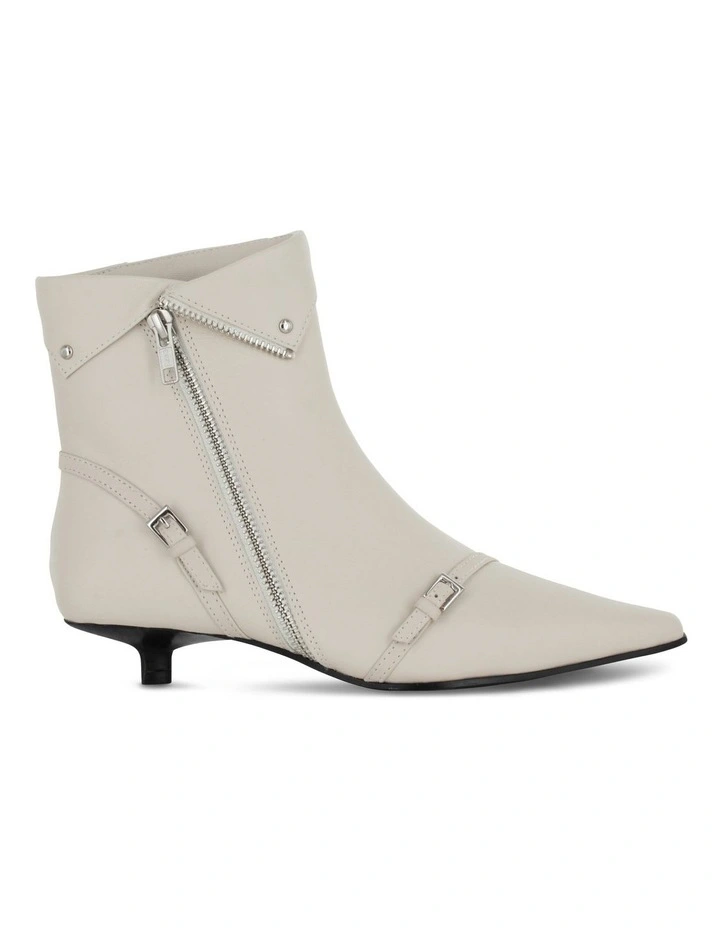 Felix Ankle Boots in White