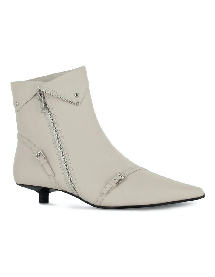 Felix Ankle Boots in White