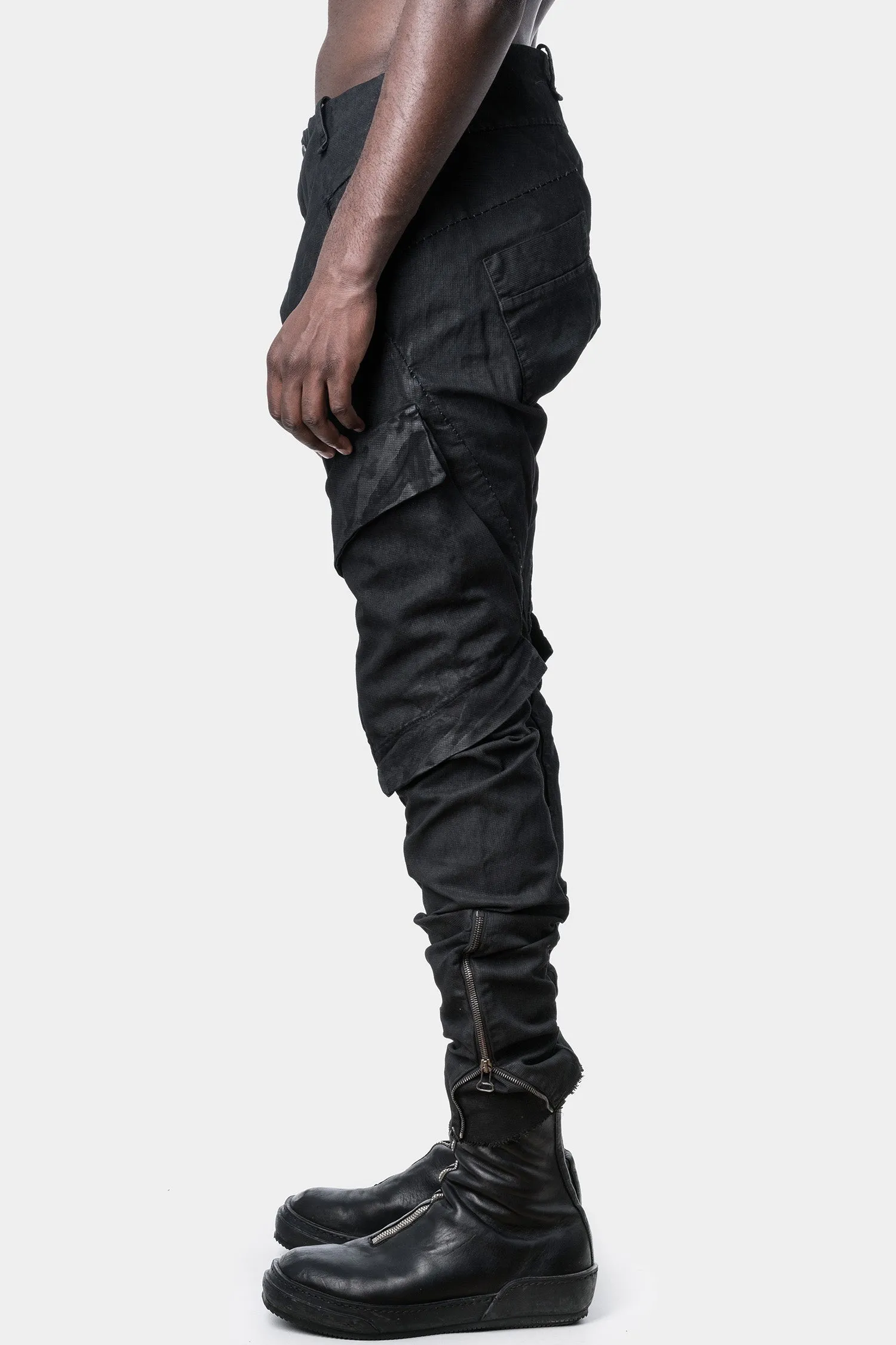 Results: Durable cargo pants with multiple pockets for men and women