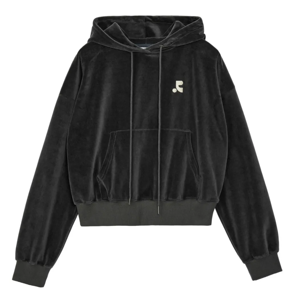 Street style logo hoodies & sweatshirts for rest and recreation