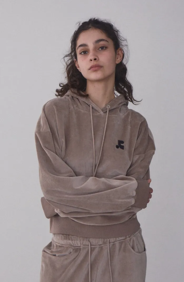 Street style logo hoodies & sweatshirts for rest and recreation