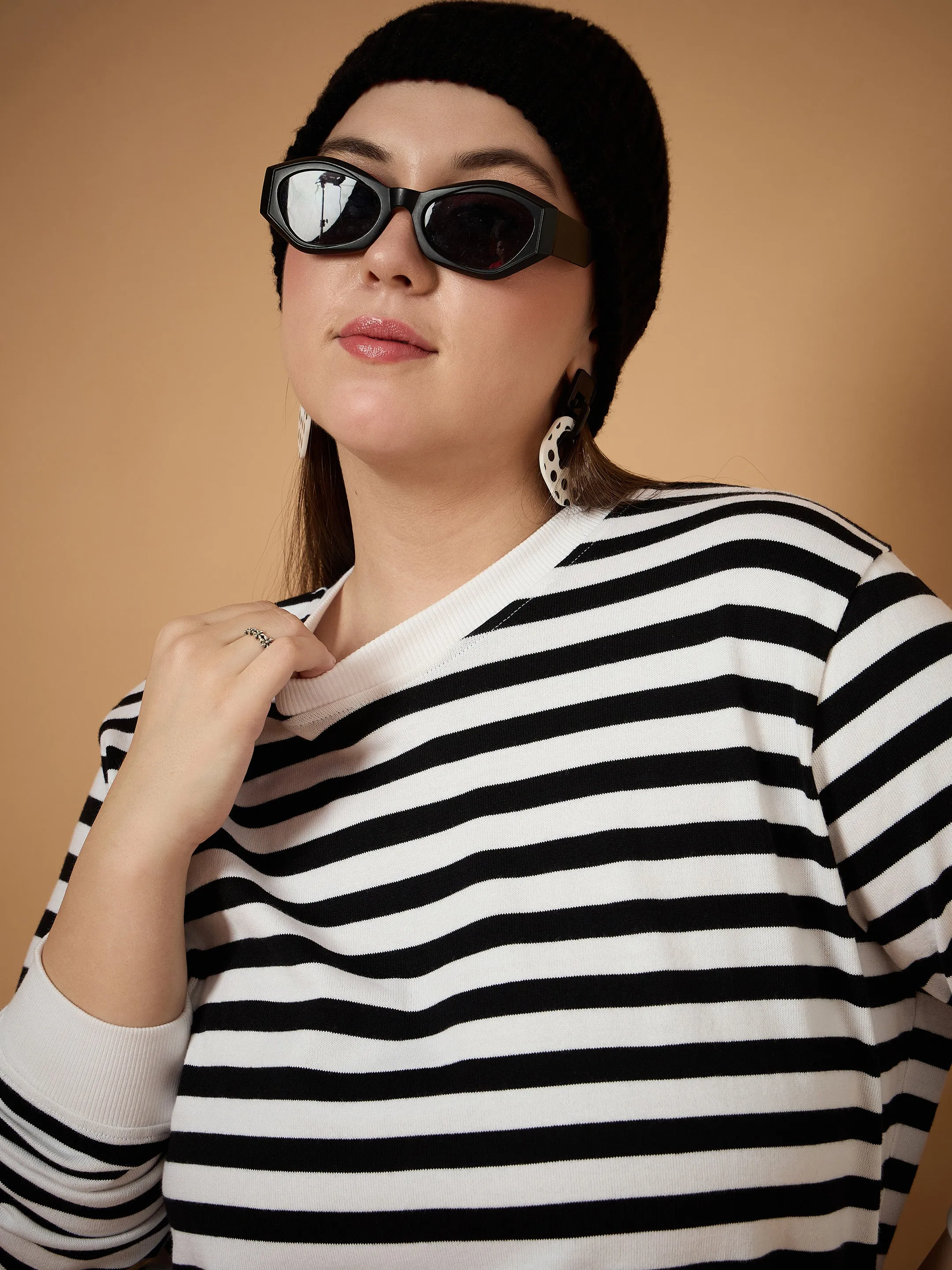 Women Black & White Striped Full Sleeves Sweater