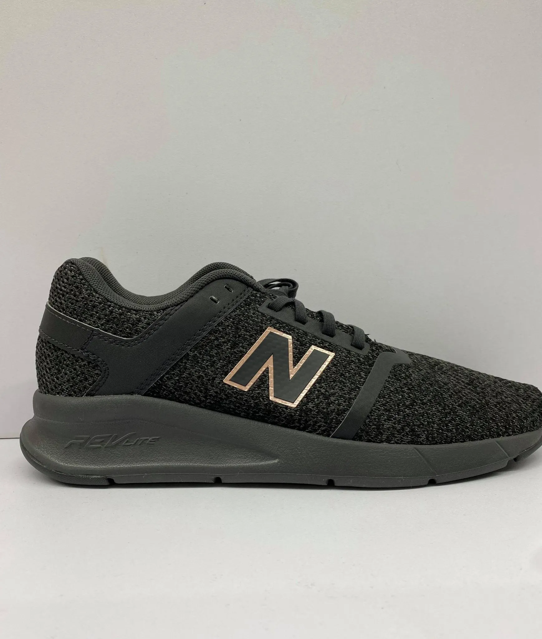 WS24A2 New Balance Women's Fitness Sneakers